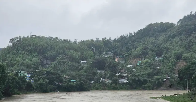 পাহাড়ি ঢল